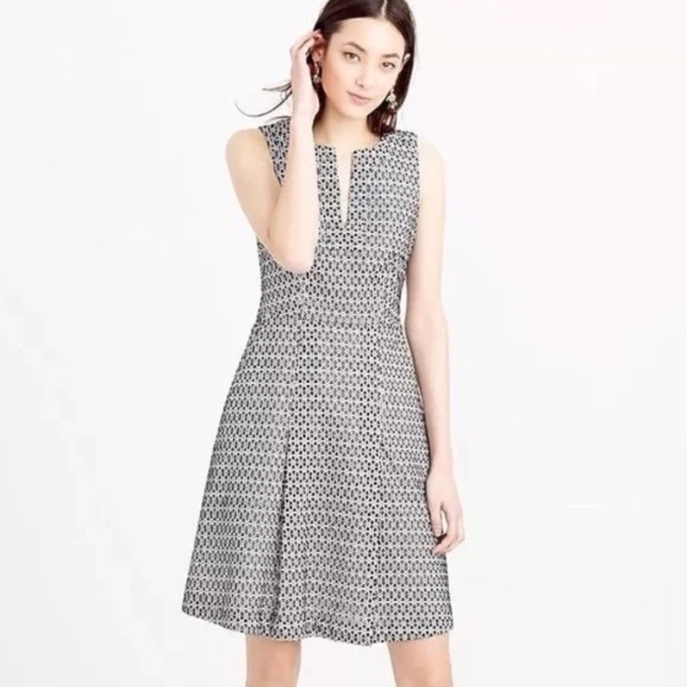 J Crew Sleeveless Cotton Black & White Fit and Flare Eyelet Dress sz 4 EUC